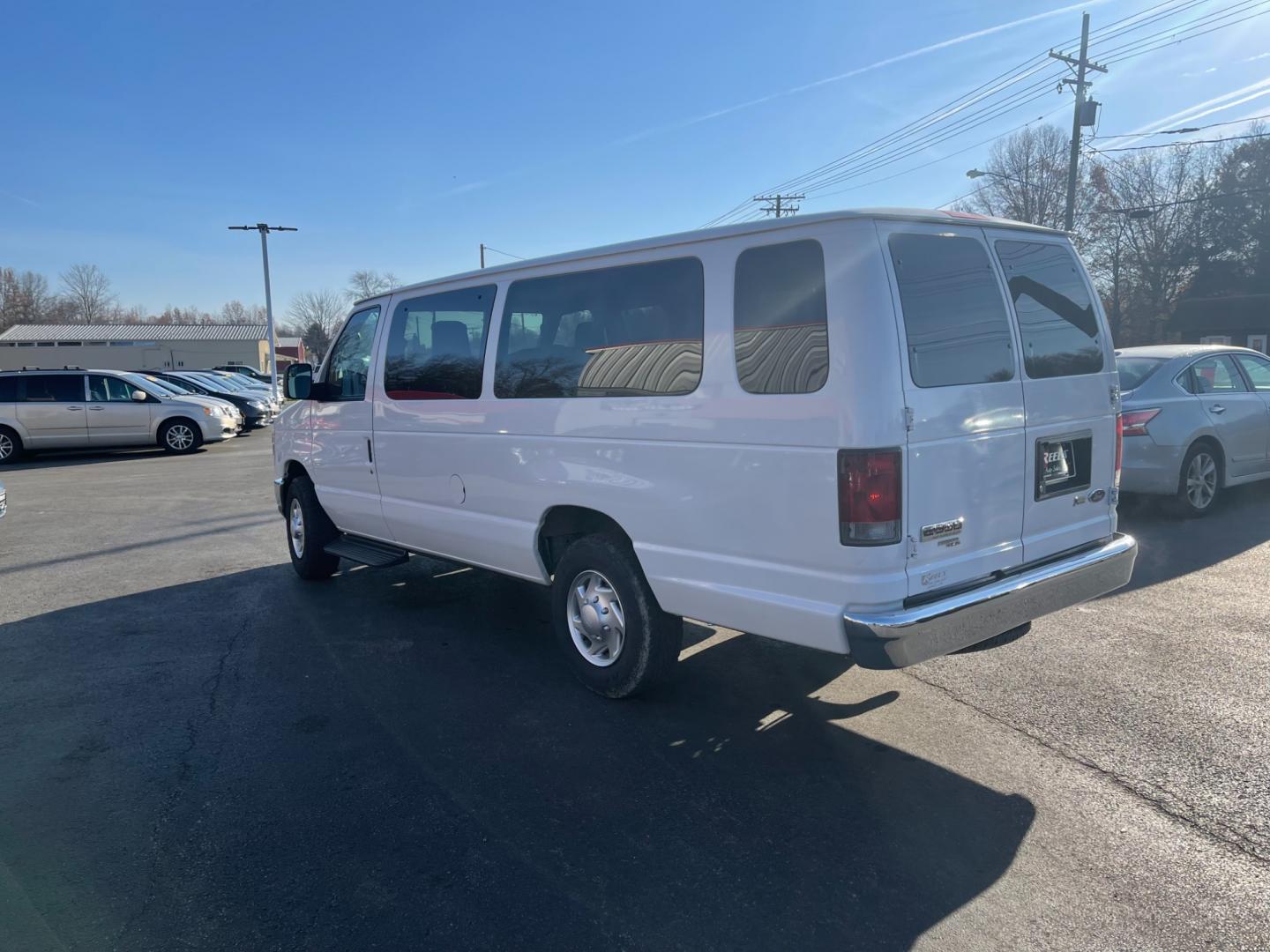 2013 White /Gray Ford E-Series Wagon E-350 XLT Super Duty Extended (1FBSS3BL8DD) with an 5.4L V8 SOHC 16V FFV engine, 4-Speed Automatic transmission, located at 547 E. Main St., Orwell, OH, 44076, (440) 437-5893, 41.535435, -80.847855 - Photo#11